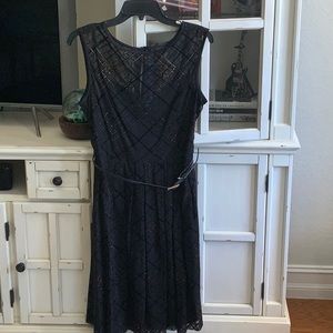 Black and Gold Ellen Tracy lined, beautifully made, size 10 dress.